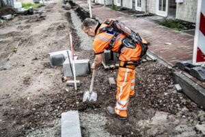 Hanenberg Wegenbouw investeert met subsidie in exoskeletten